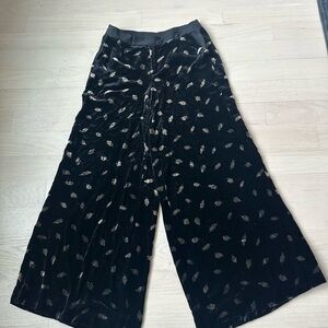 Elevenses Kids Black and Gold Leaf Pattern Pants